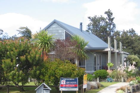 Photo of property in 4 Papaunahi Road, Bowentown, Waihi Beach, 3177