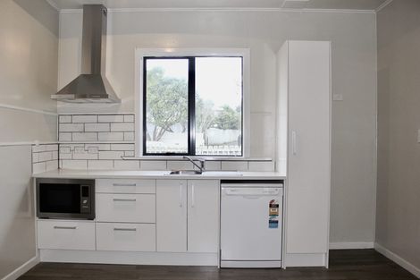 Photo of property in 28a Humphrey Kemp Avenue, Henderson, Auckland, 0612