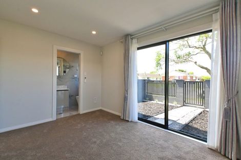 Photo of property in 2a Convair Crescent, Mangere, Auckland, 2022