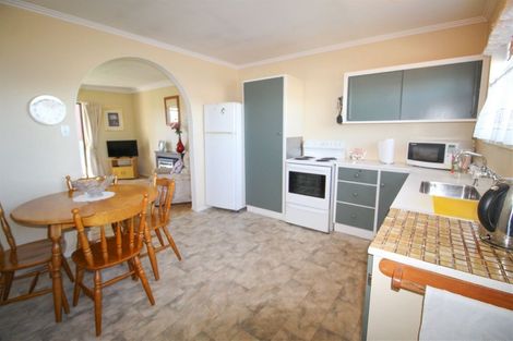 Photo of property in 2/52 Avenue Road, West End, Timaru, 7910