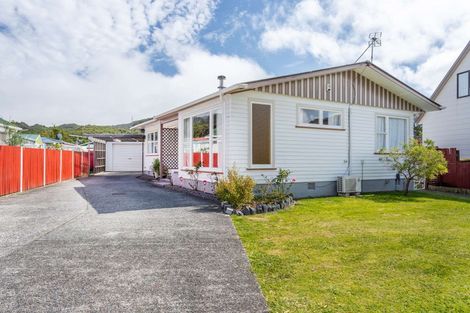 Photo of property in 51 Parkway, Wainuiomata, Lower Hutt, 5014