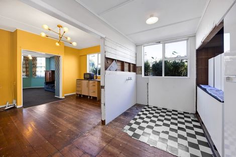 Photo of property in 25 Milmoe Street, Hawera, 4610