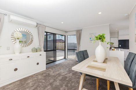 Photo of property in 2/1 Livingstone Street, Milford, Auckland, 0620