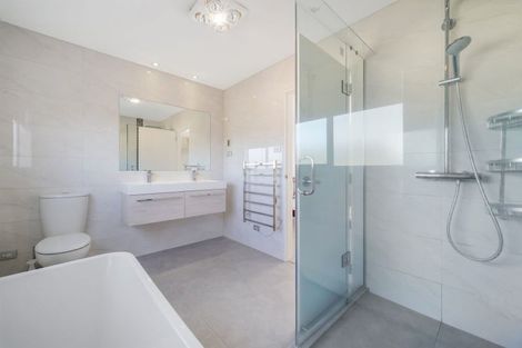 Photo of property in 496 Blockhouse Bay Road, Blockhouse Bay, Auckland, 0600