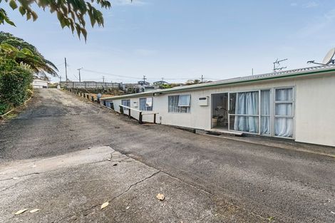 Photo of property in 42 Simons Street, Moturoa, New Plymouth, 4310