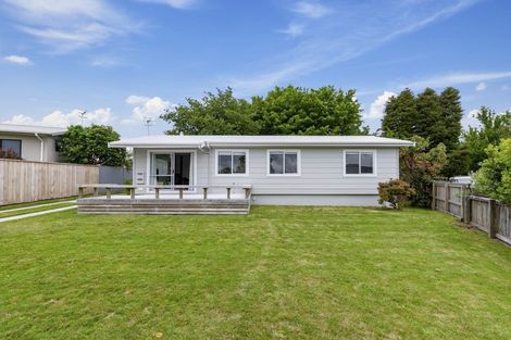 Photo of property in 2 Avon Close, Richmond Heights, Taupo, 3330