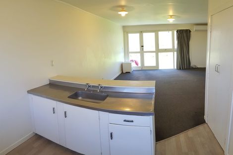 Photo of property in 2/7 Huapai Street, Onehunga, Auckland, 1061