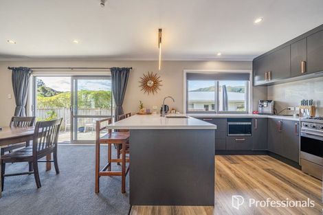 Photo of property in 25 Kendal Grove, Wainuiomata, Lower Hutt, 5014