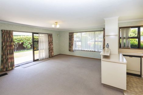 Photo of property in 2/2a Thorrington Road, Cashmere, Christchurch, 8022