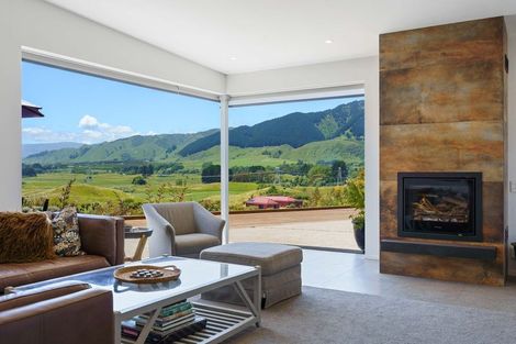 Photo of property in 104 Raukawa Road, Peka Peka, Waikanae, 5391