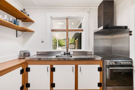 Photo of property in 59 York Street, Picton, 7220