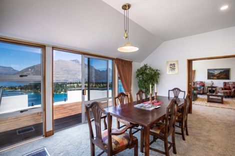 Photo of property in 10 Peregrine Place, Queenstown, 9300