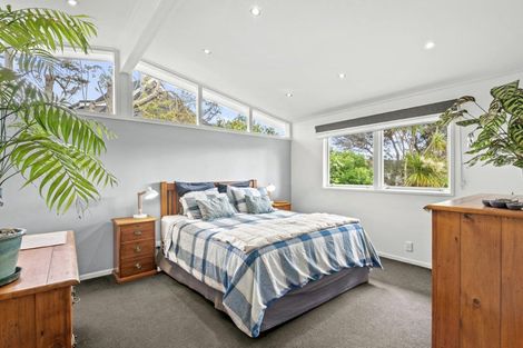 Photo of property in 2 Lyons Avenue, Murrays Bay, Auckland, 0630