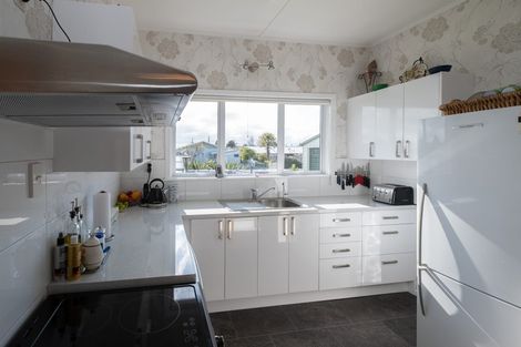 Photo of property in 86 Broadway, Stratford, 4332