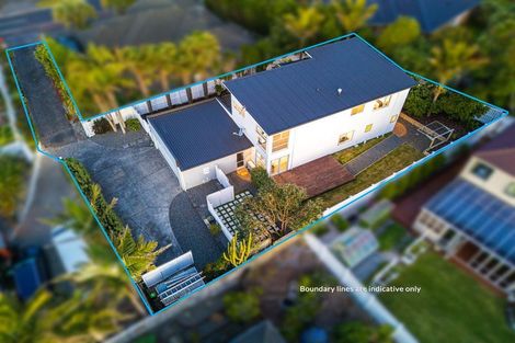 Photo of property in 8 Roy Maloney Drive, Henderson, Auckland, 0612