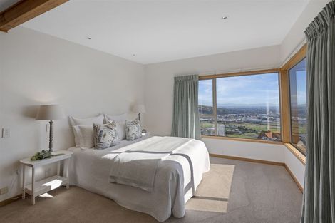 Photo of property in 210 Cannon Hill Crescent, Mount Pleasant, Christchurch, 8081