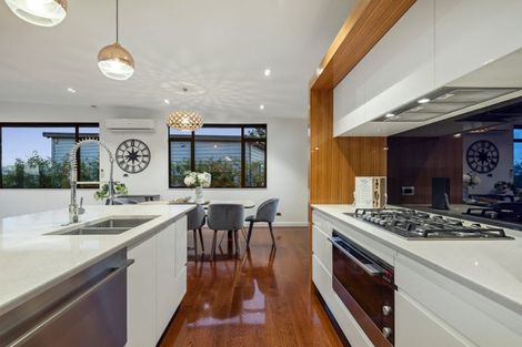 Photo of property in 17 Waitemata Road, Hauraki, Auckland, 0622