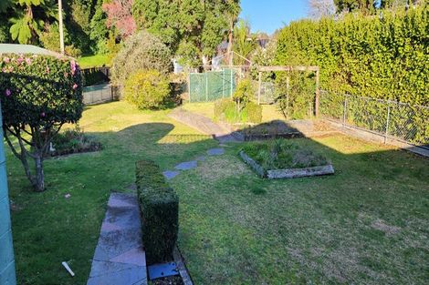 Photo of property in 29 Awanui Street, Merrilands, New Plymouth, 4312