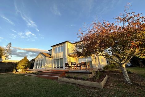 Photo of property in 127 Pah Road, Cockle Bay, Auckland, 2014