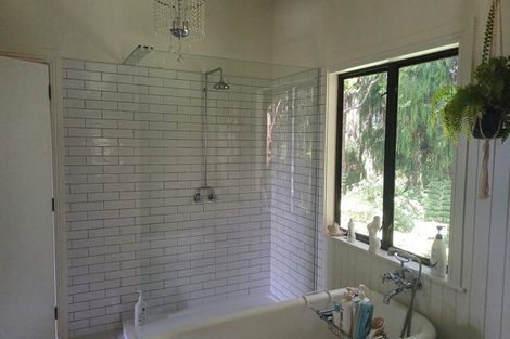 Photo of property in 1194 Scenic Drive North, Swanson, Auckland, 0816