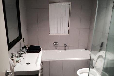 Photo of property in 80 South Kensington Way, Henderson, Auckland, 0612