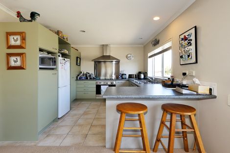 Photo of property in 37 Espalier Drive, Henderson, Auckland, 0612