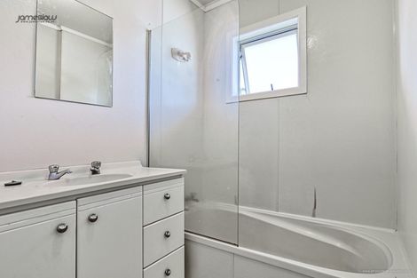 Photo of property in 46 Farquhar Road, Glendene, Auckland, 0602