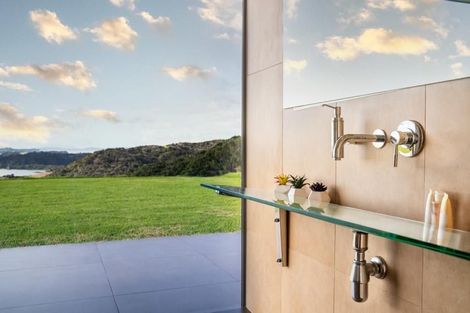 Photo of property in 83 Jervis Road, Waiwera, Orewa, 0994