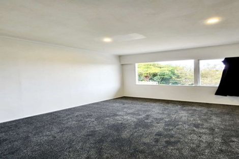 Photo of property in 1/63 Girrahween Drive, Totara Vale, Auckland, 0629