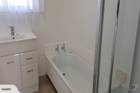 Photo of property in 5 Tangelo Place, Bucklands Beach, Auckland, 2012