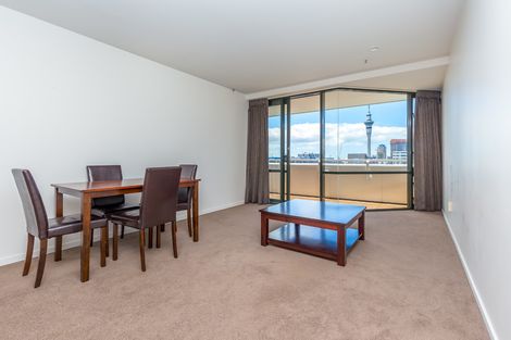 Photo of property in 22 Beresford Street, Bayswater, Auckland, 0622