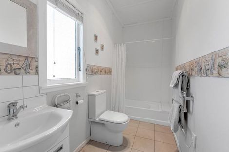 Photo of property in 13 Waimea Road, Waikanae Beach, Waikanae, 5036