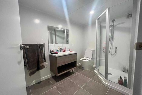 Photo of property in 2a West Road, Northland, Wellington, 6012