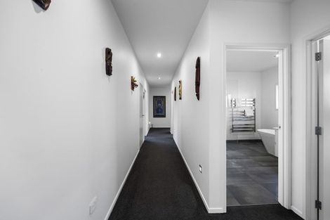 Photo of property in 22 Mercade Close, Stratford, 4332