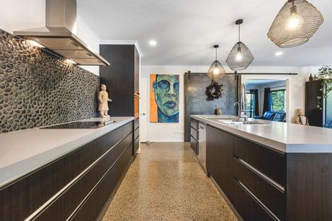 Photo of property in 10 Cooke Farm Grove, Waiwhakaiho, New Plymouth, 4312