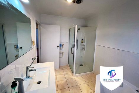 Photo of property in 20 Boundary Road, Blockhouse Bay, Auckland, 0600