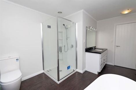 Photo of property in 25 Taupaki Road, Taupaki, Henderson, 0782