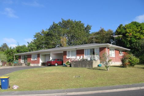 Photo of property in 1/1a Hatherlow Street, Glenfield, Auckland, 0629