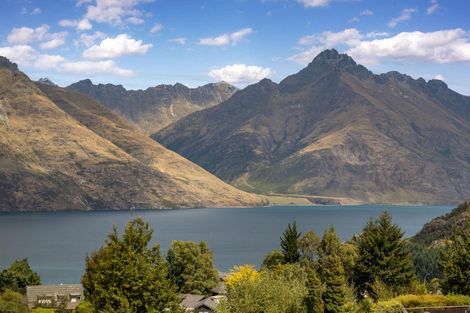 Photo of property in 13 Caples Place, Fernhill, Queenstown, 9300