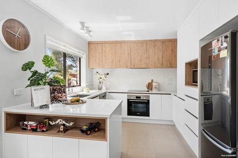 Photo of property in 1/12 Eastwood Rise, Browns Bay, Auckland, 0630