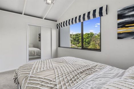 Photo of property in 77 Resolution Road, Welcome Bay, Tauranga, 3112