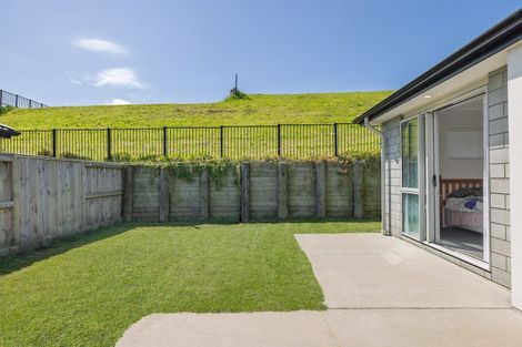 Photo of property in 16 Stingray Drive, Omokoroa, 3114
