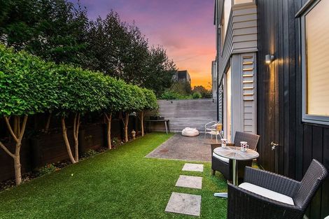 Photo of property in 2f Dodson Avenue, Milford, Auckland, 0620