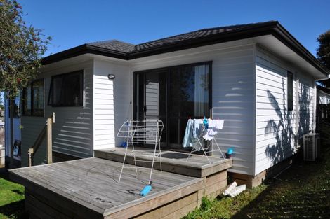 Photo of property in 52a Keegan Drive, Massey, Auckland, 0614
