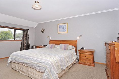 Photo of property in 1 Wincanton Place, Awapuni, Palmerston North, 4412
