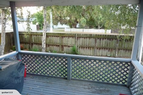 Photo of property in 2/10 Burundi Avenue, Clendon Park, Auckland, 2103