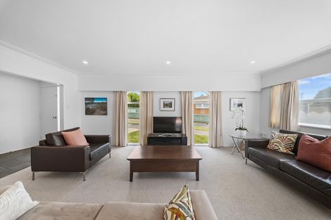 Photo of property in 10 Alf Walker Place, Papakura, 2110