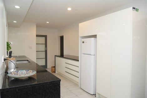 Photo of property in 21 Mazengarb Road, Paraparaumu Beach, Paraparaumu, 5032
