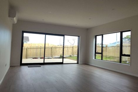 Photo of property in 29a West Harbour Drive, West Harbour, Auckland, 0618