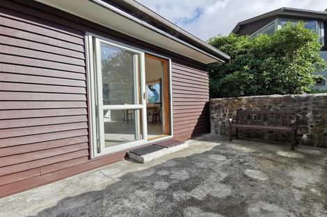 Photo of property in 92 Nicholson Road, Khandallah, Wellington, 6035